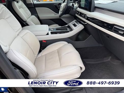 Used 2025 Lincoln Aviator Reserve w/ Equipment Group 201A image 13