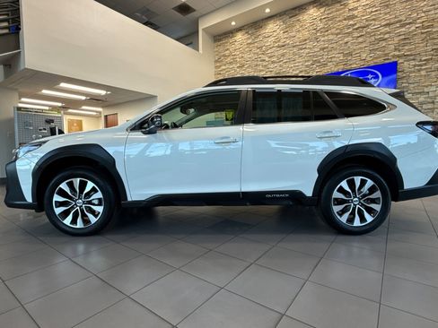 Certified 2025 Subaru Outback Limited image 2