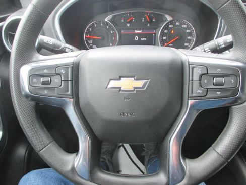 Used 2025 Chevrolet Blazer LT AWD/4WD image 21