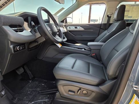 New 2026 Ford Explorer Active image 5