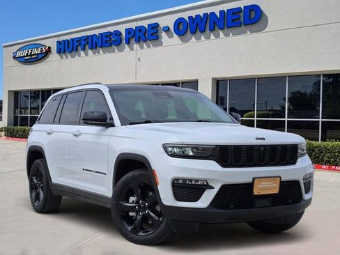 Used 2023 Jeep Grand Cherokee Limited w/ Luxury Tech Group II AWD/4WD image 1