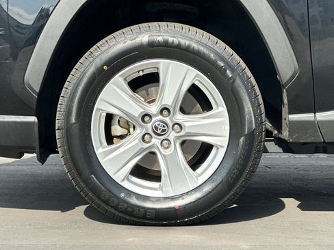 Certified 2021 Toyota RAV4 LE AWD/4WD image 25