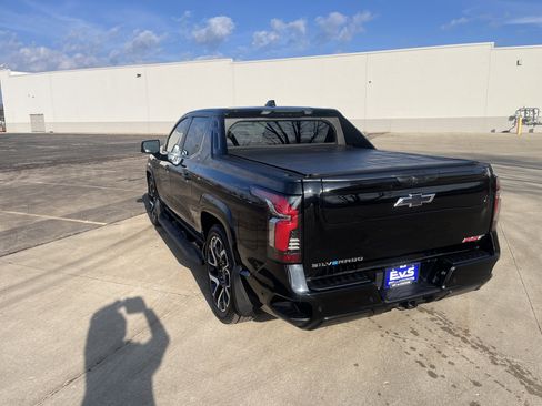 Used 2024 Chevrolet Silverado EV RST image 4