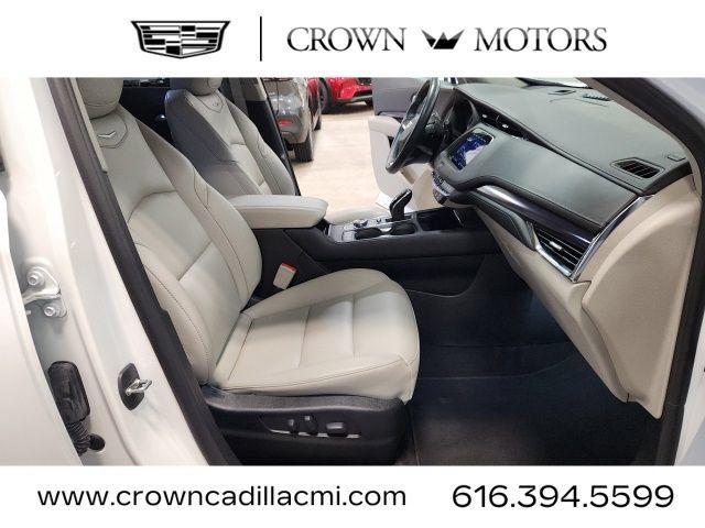 Certified 2023 Cadillac XT4 Luxury w/ Driver Awareness Package FWD image 30