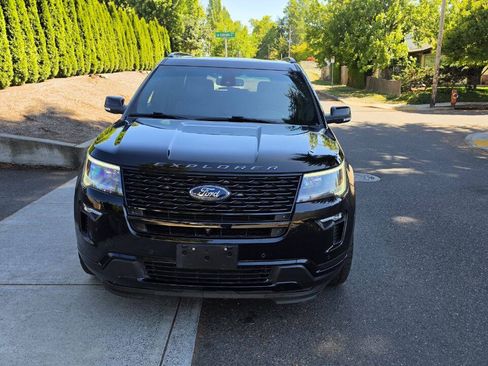 Used 2018 Ford Explorer Sport w/ Equipment Group 401A AWD/4WD image 2