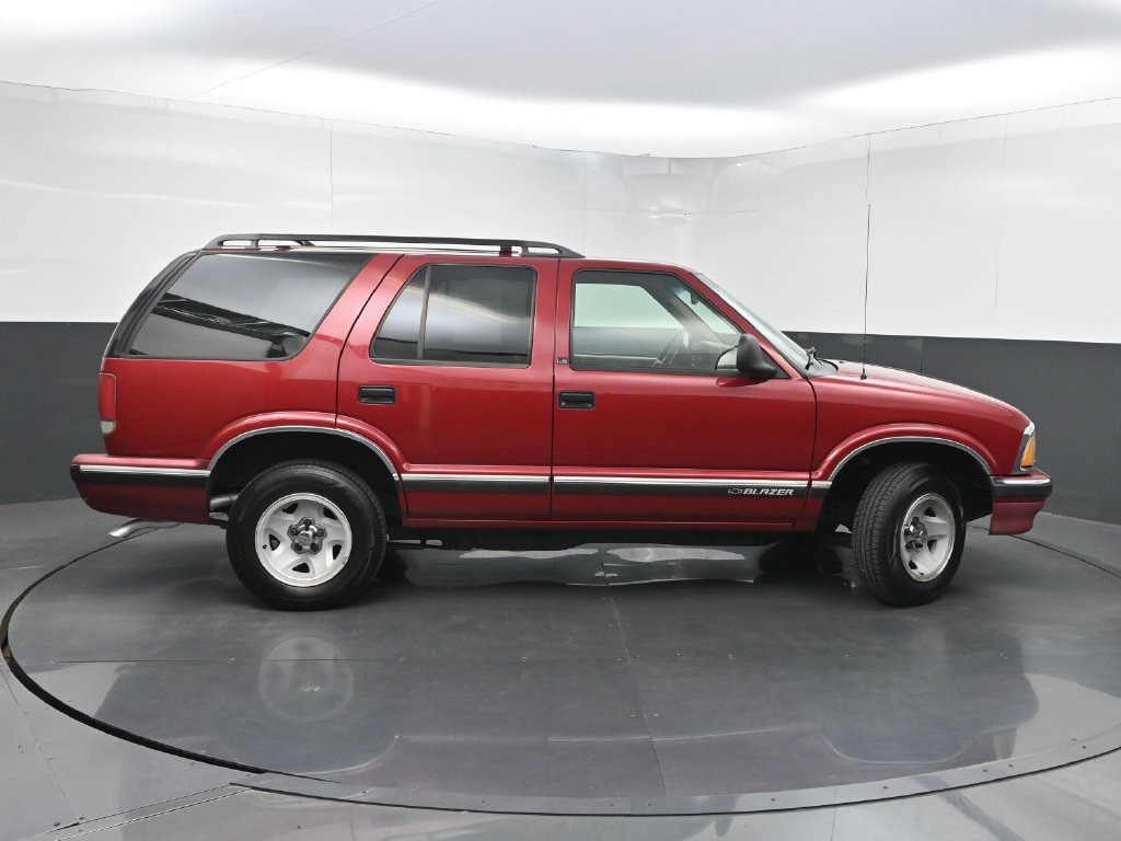 Used 1996 Chevrolet Blazer 2WD 4-Door image 33