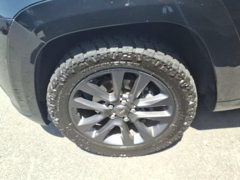 Used 2019 Jeep Grand Cherokee High Altitude AWD/4WD image 10