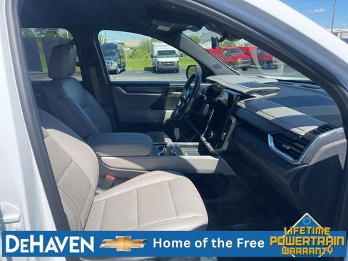 Used 2026 GMC Acadia Elevation w/ Elevation Premium Package FWD image 28