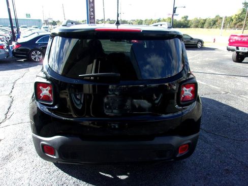 Used 2019 Jeep Renegade Latitude image 5