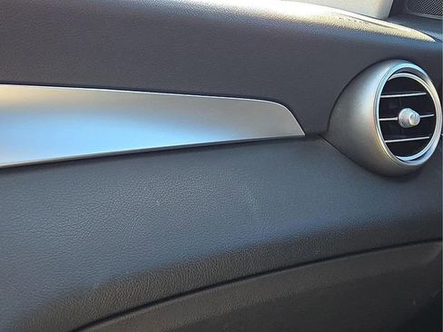 Used 2017 Mercedes-Benz GLC 300 4MATIC Coupe image 27