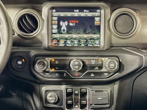 Used 2023 Jeep Wrangler Unlimited AWD/4WD image 14