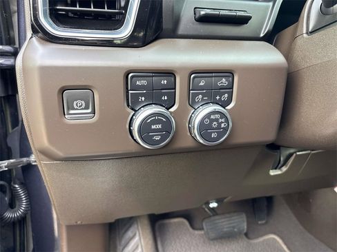 Used 2024 GMC Sierra 2500 Denali w/ Denali Reserve Package image 18