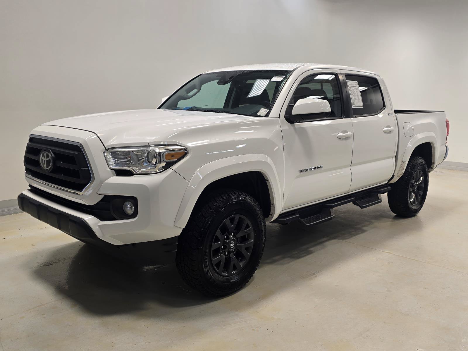 Used 2020 Toyota Tacoma SR5 RWD image 1