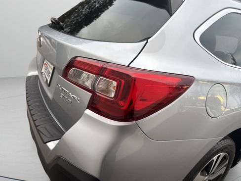 Used 2018 Subaru Outback 3.6R Limited image 5