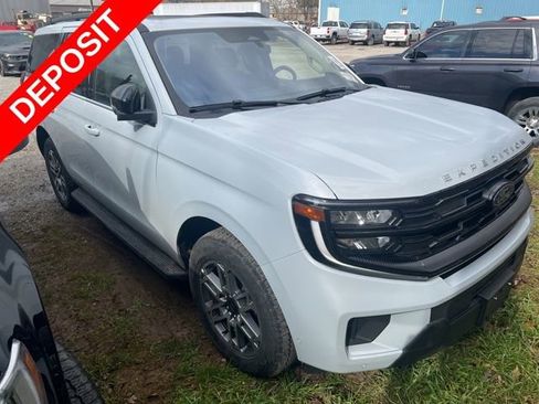 Used 2025 Ford Expedition Active image 1