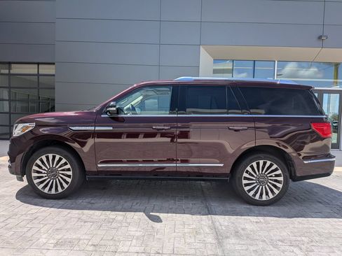 Certified 2021 Lincoln Navigator Reserve w/ Luxury Package AWD/4WD image 7