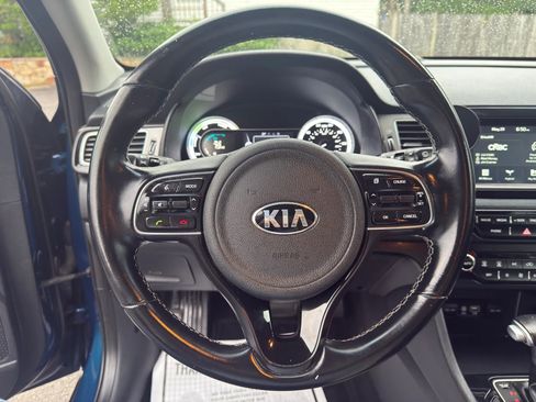 Used 2019 Kia Niro EX FWD image 25