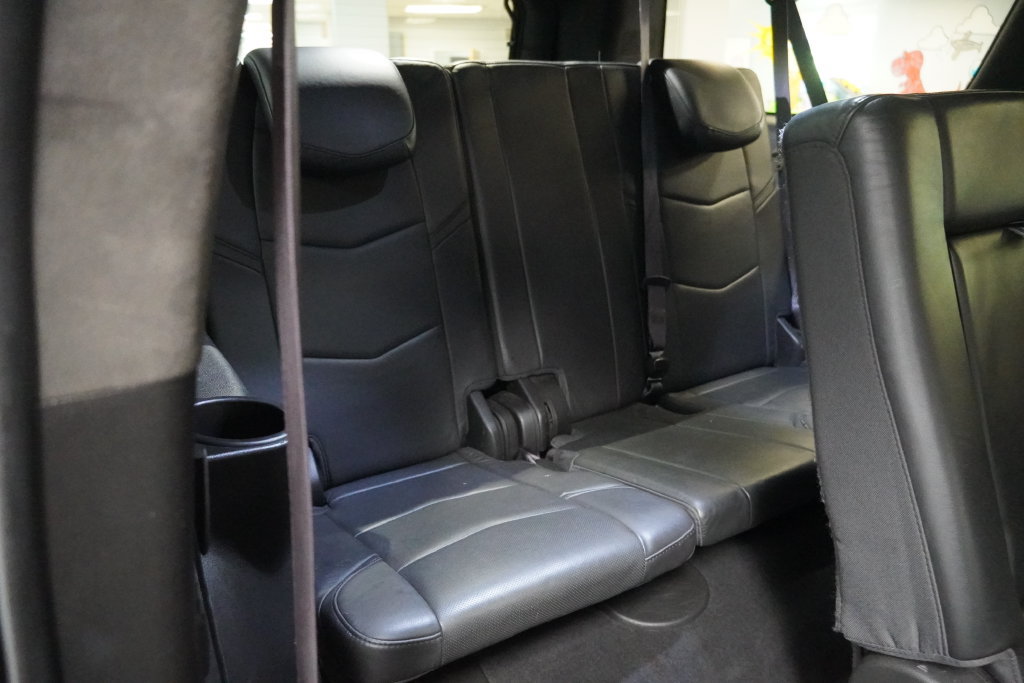 Used 2017 Cadillac Escalade ESV Platinum AWD/4WD image 25