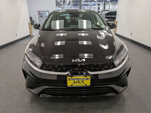 Certified 2022 Kia Forte LXS image 2