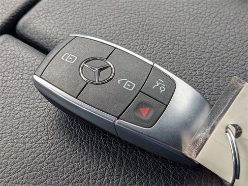 Used 2023 Mercedes-Benz GLS 450 4MATIC image 34