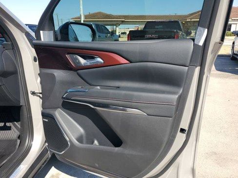 New 2026 Chevrolet Traverse Z71 w/ Enhanced Driving Package image 9