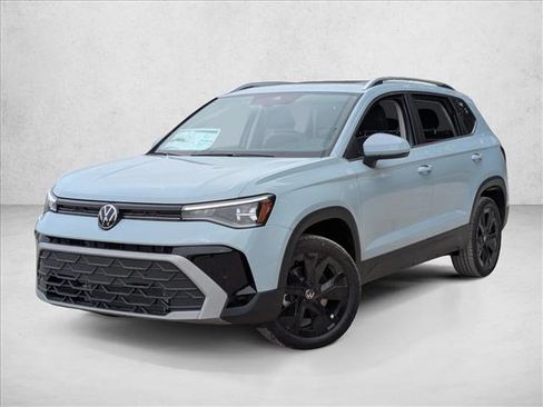 New 2026 Volkswagen Taos SE FWD image 1