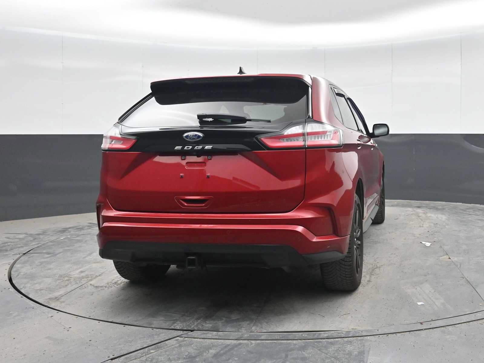 Used 2022 Ford Edge ST-Line w/ Class II Trailer Tow Package AWD/4WD image 9
