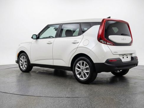 Used 2025 Kia Soul LX w/ LX Technology Package image 6