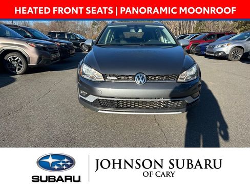 Used 2017 Volkswagen Golf Alltrack SE image 2