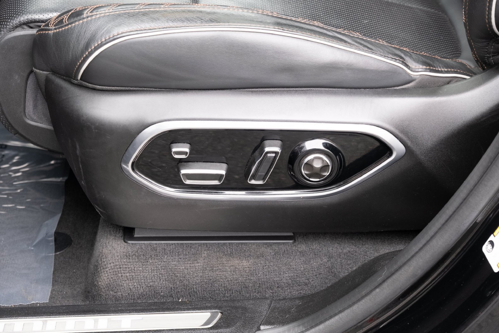 Used 2022 Jeep Grand Cherokee Summit AWD/4WD image 14