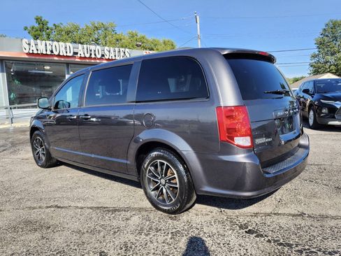 Used 2019 Dodge Grand Caravan SXT w/ Driver Convenience Group FWD image 9