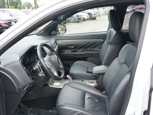 Used 2020 Mitsubishi Outlander GT image 15