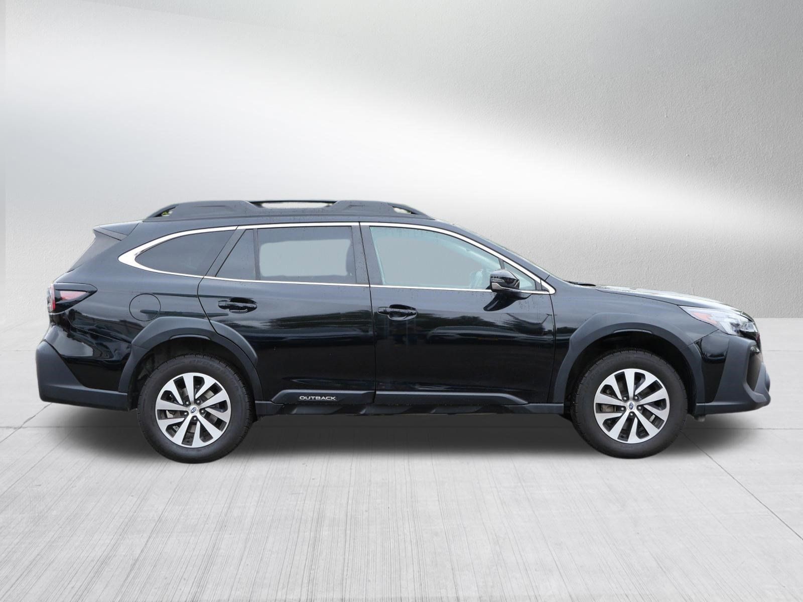 Used 2023 Subaru Outback Premium AWD/4WD image 8