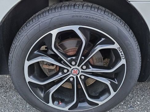 Used 2017 Ford Taurus SHO w/ Driver Assist Package image 12