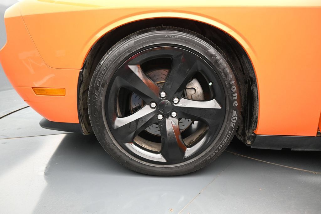 Used 2014 Dodge Challenger R/T Plus RWD image 26