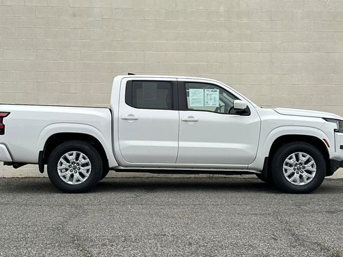 Used 2023 Nissan Frontier SV w/ Tow Package image 3