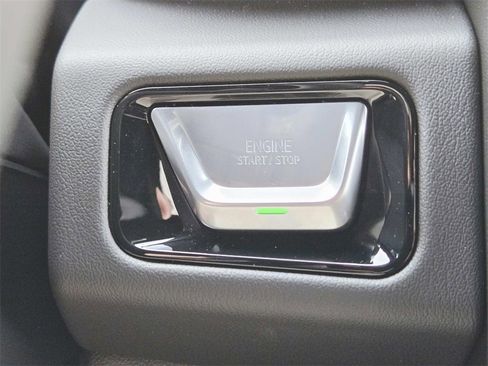 New 2025 GMC Yukon Denali w/ Denali Reserve Package image 31