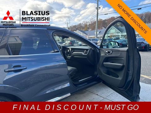 Used 2022 Volvo XC60 B5 Inscription w/ Advanced Package image 12
