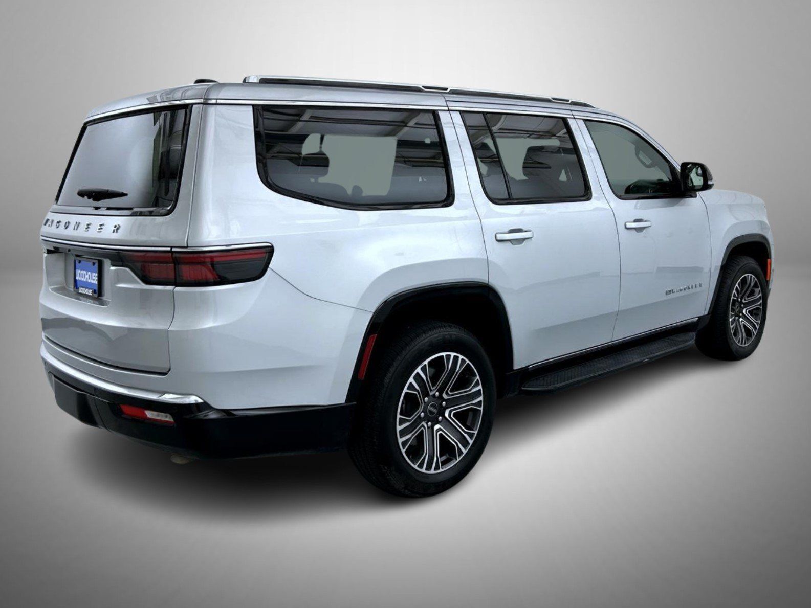 Used 2025 Jeep Wagoneer Series II AWD/4WD image 5
