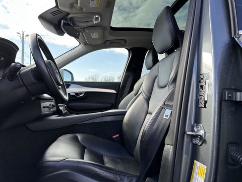 Used 2018 Volvo XC90 T5 Momentum w/ Convenience Package image 11