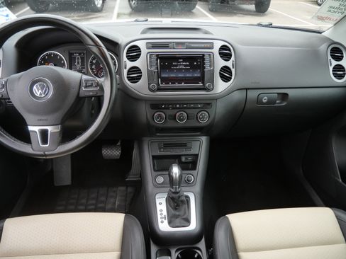 Used 2017 Volkswagen Tiguan S AWD/4WD image 10