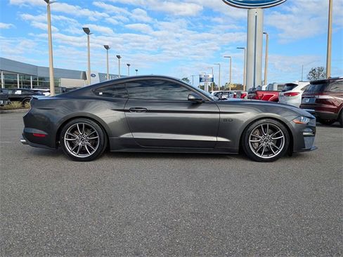 Used 2019 Ford Mustang GT image 3