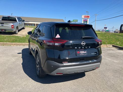Used 2023 Nissan Rogue SV image 5