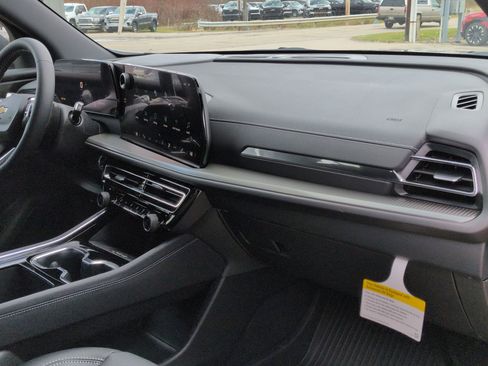 New 2026 Chevrolet Traverse LT w/ LPO, Floor Liner Package image 93