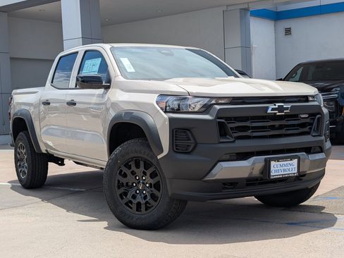New 2026 Chevrolet Colorado Trail Boss AWD/4WD image 2
