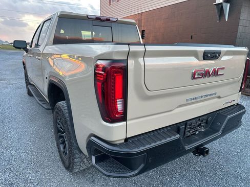 Used 2023 GMC Sierra 1500 AT4X image 9