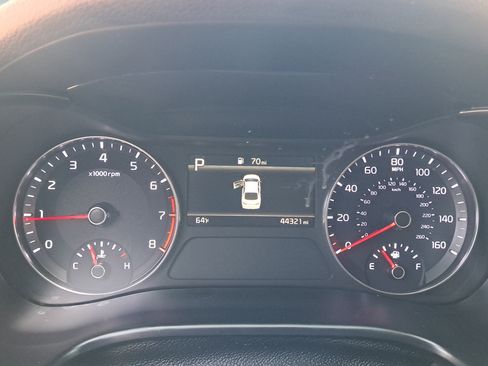 Used 2024 Kia Forte LXS w/ LXS Technology Package FWD image 19