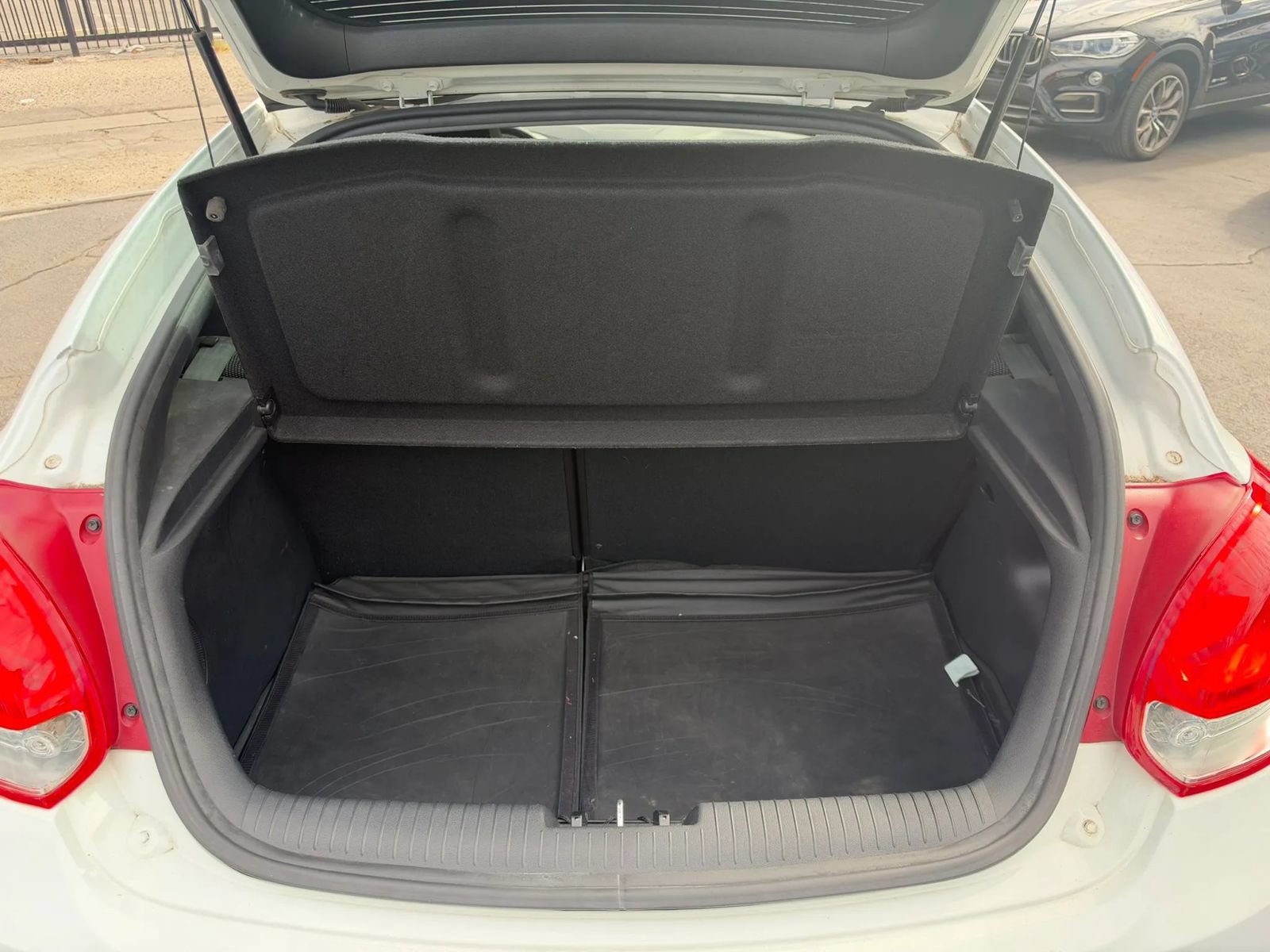 Used 2013 Hyundai Veloster w/ Style Pkg FWD image 12