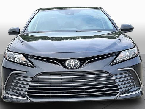 Used 2022 Toyota Camry LE FWD image 4