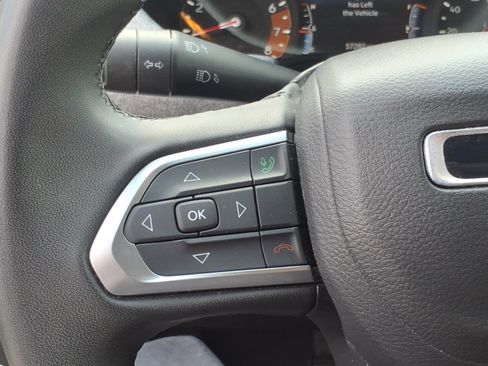 Used 2024 Jeep Compass Latitude AWD/4WD image 16